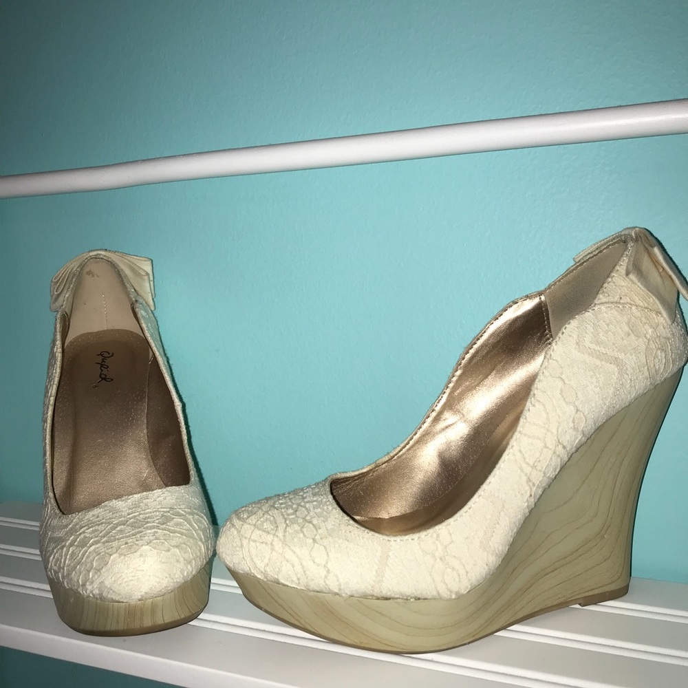 Lace and cork wedge